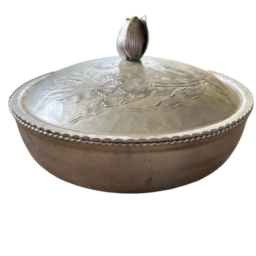 Vintage Rodney Kent Hammered Wrought Aluminum Covered Casserole Dish Bowl Tulip